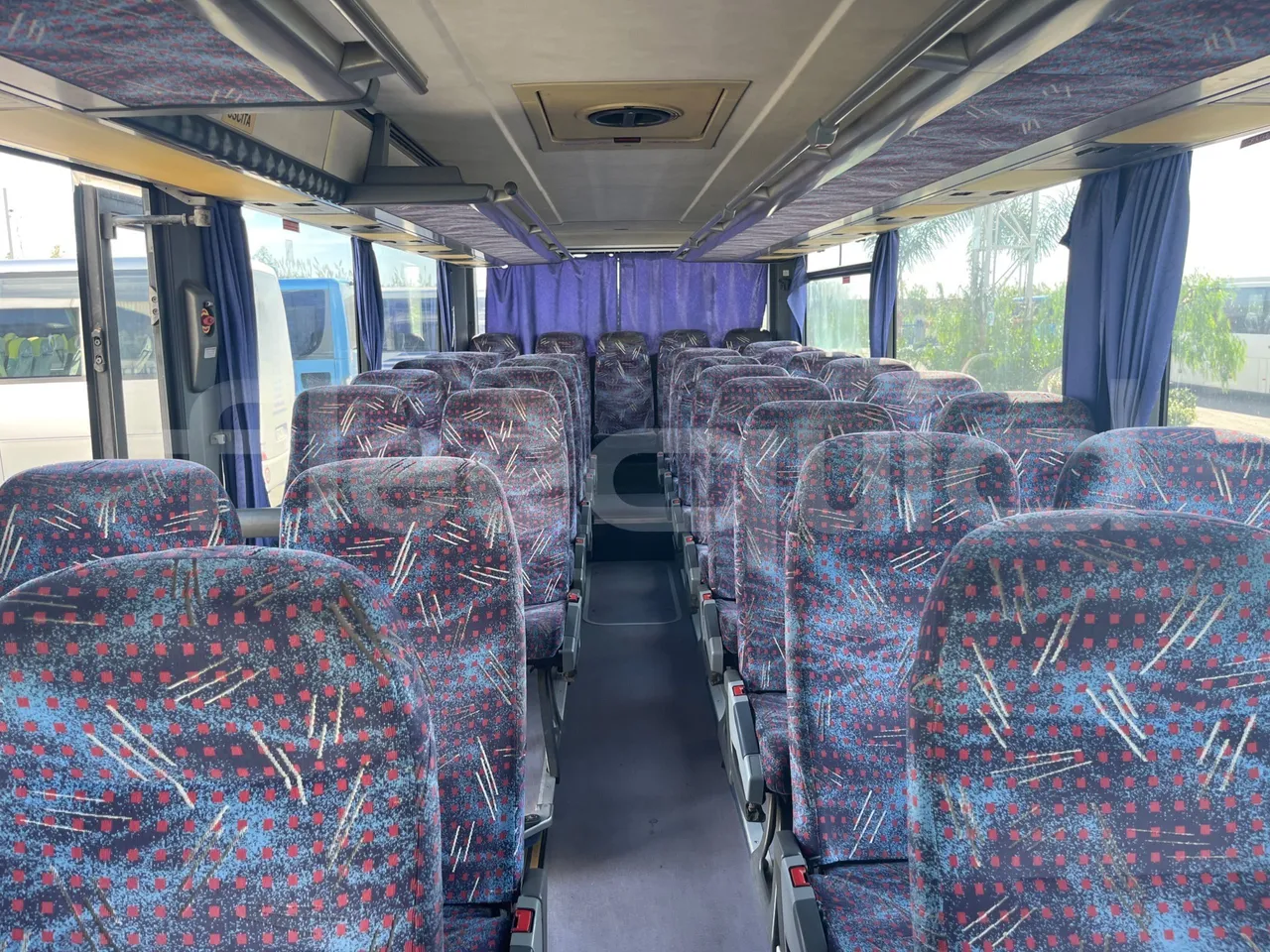 Setra S315 GT/ Euro 3 - 260 Kw - 12 Mt - reverse view middle aisle