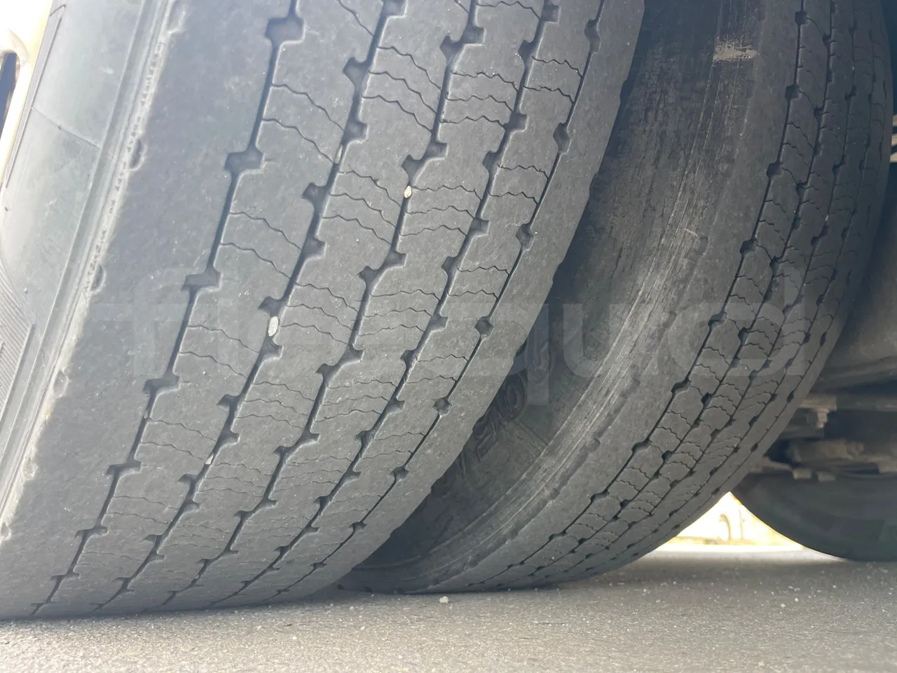 Setra S315 GT/ Euro 3 - 260 Kw - 12 Mt - tread condition front tires left