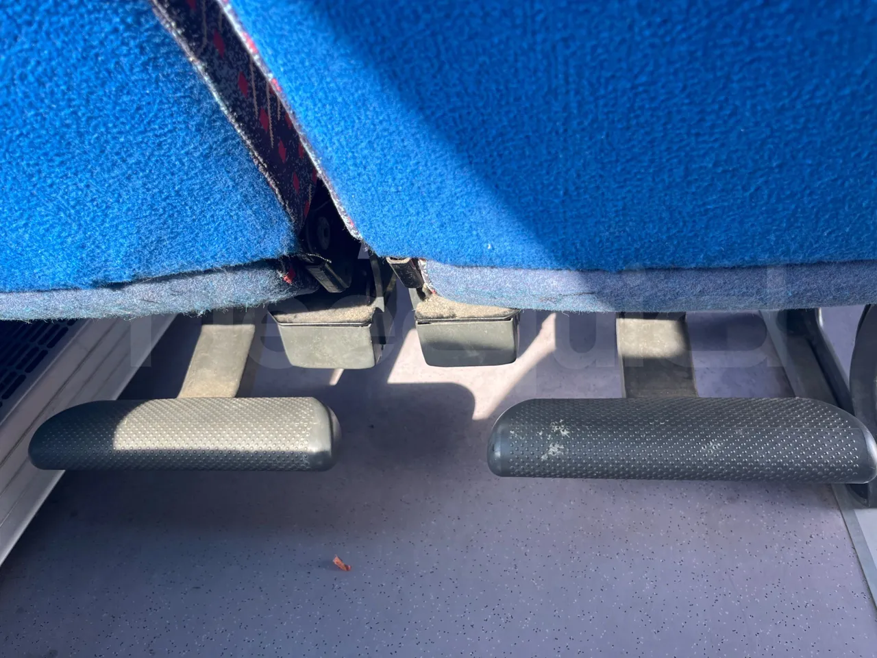 Setra S315 GT/ Euro 3 - 260 Kw - 12 Mt - power outlets detail