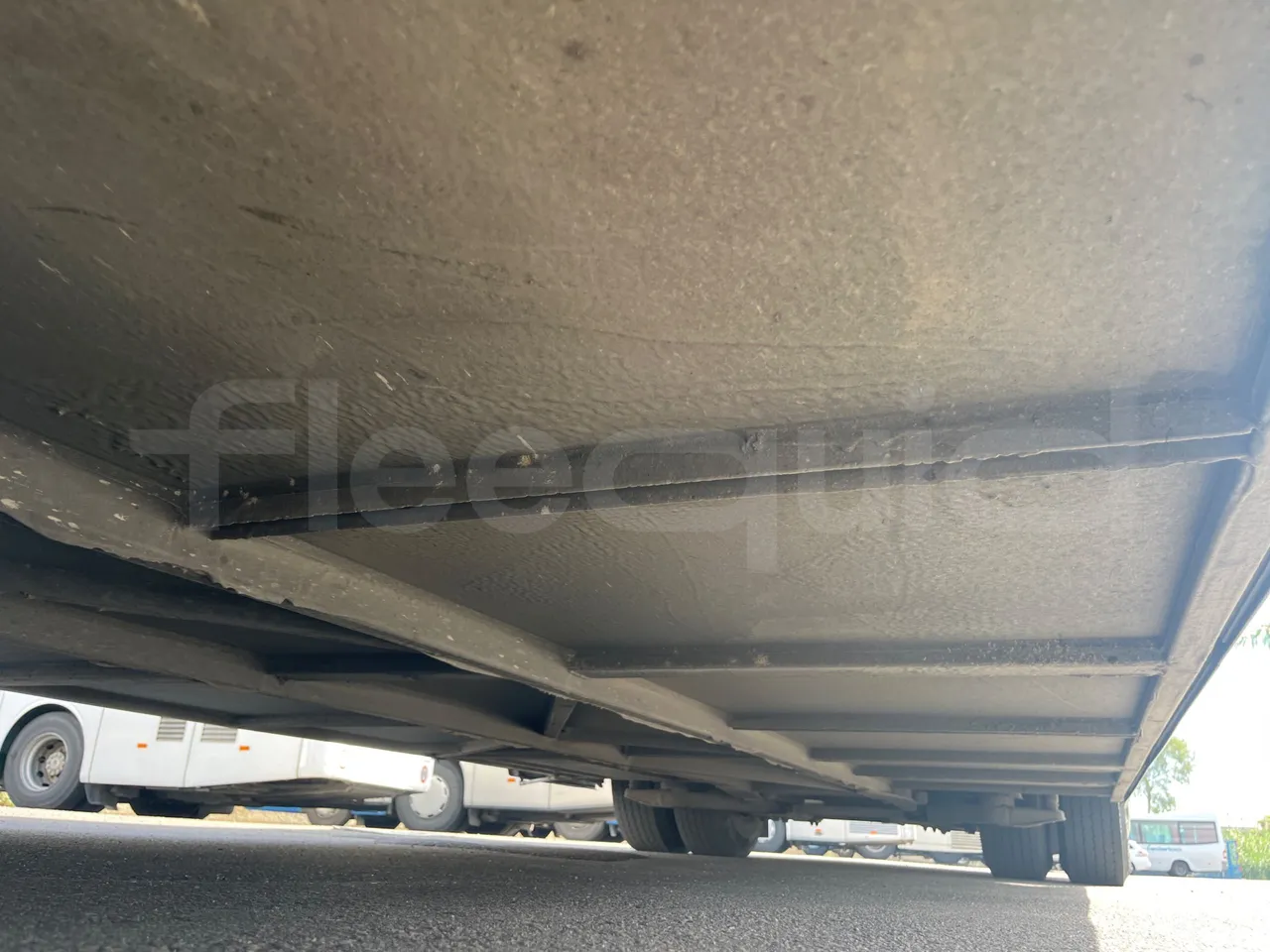 Setra S315 GT/ Euro 3 - 260 Kw - 12 Mt - central undercarriage photo
