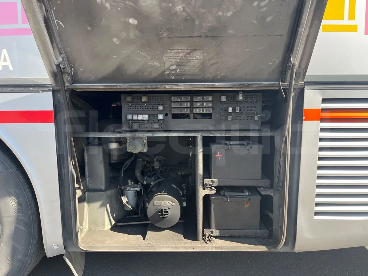 Setra S315 GT/ Euro 3 - 260 Kw - 12 Mt - turntable external (18m)