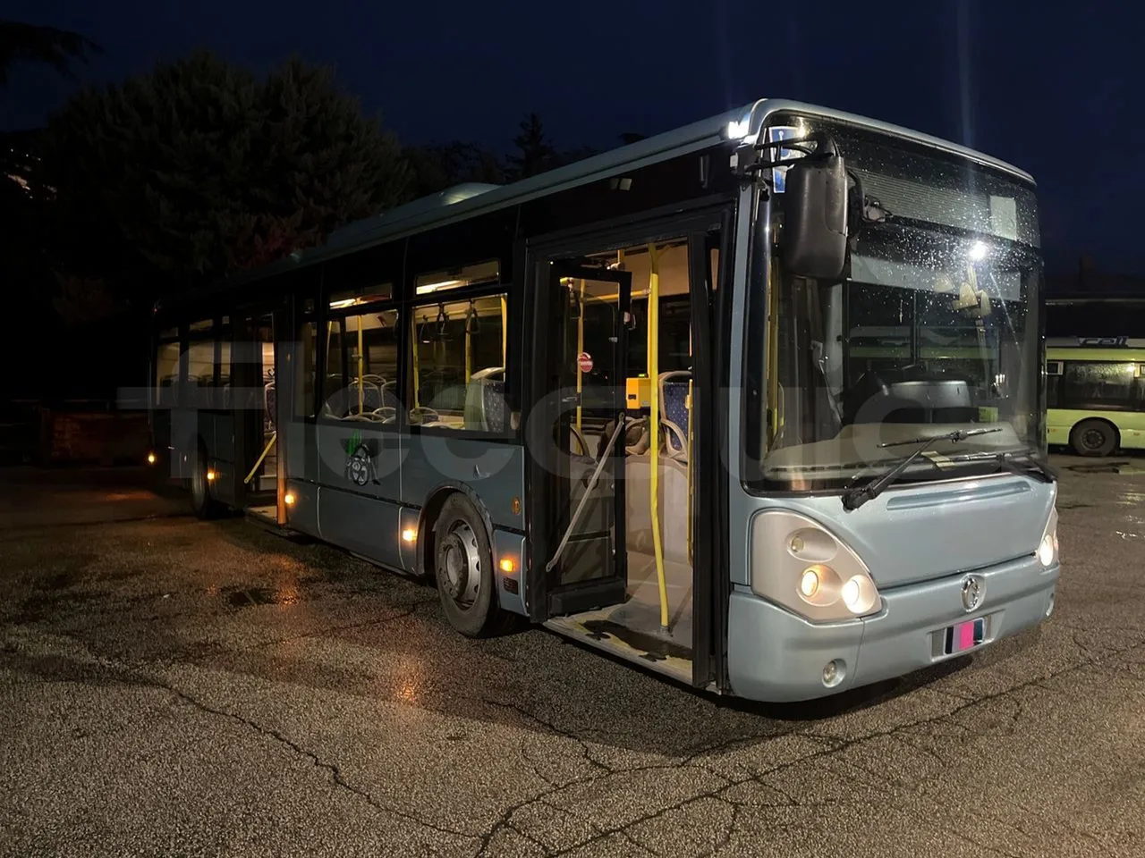 Irisbus Citelis PS09D1 PS09D1-98  - Euro5 - 213kW - 11.990mt - 3/4 right front doors open