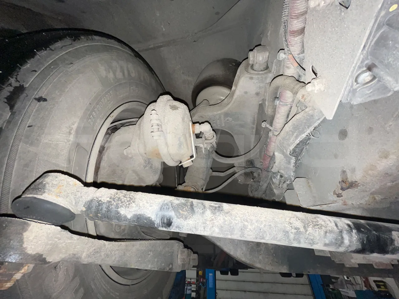 Irisbus Citelis PS09D1 PS09D1-98  - Euro5 - 213kW - 11.990mt - front shock absorbers right