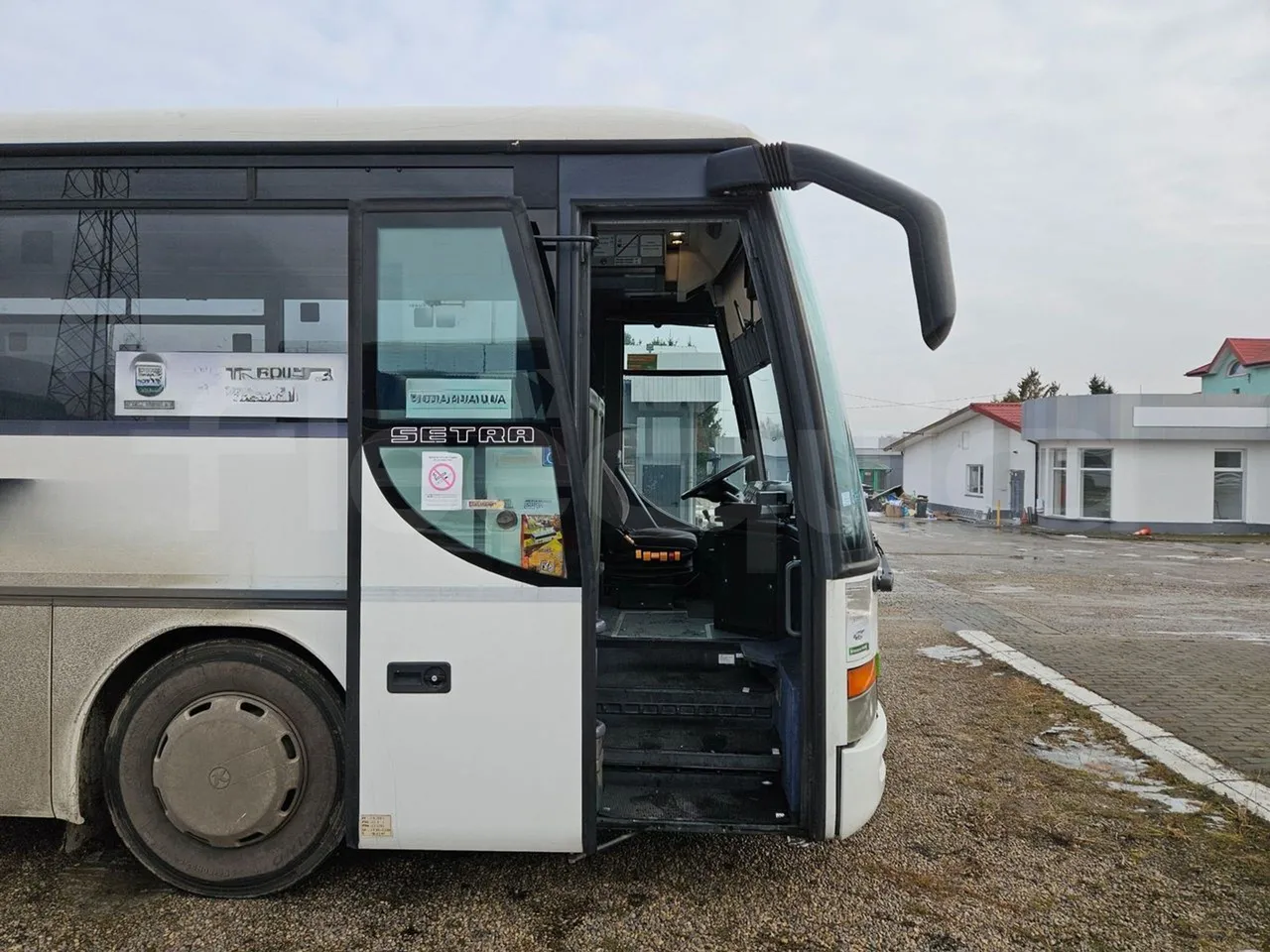 Setra S317UL UL - Euro3 - 220kW - 13.850mt - front door 1 open