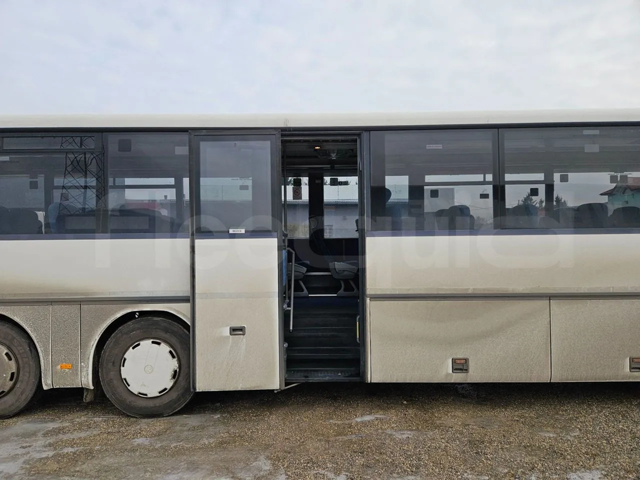 Setra S317UL UL - Euro3 - 220kW - 13.850mt - front door 2 open
