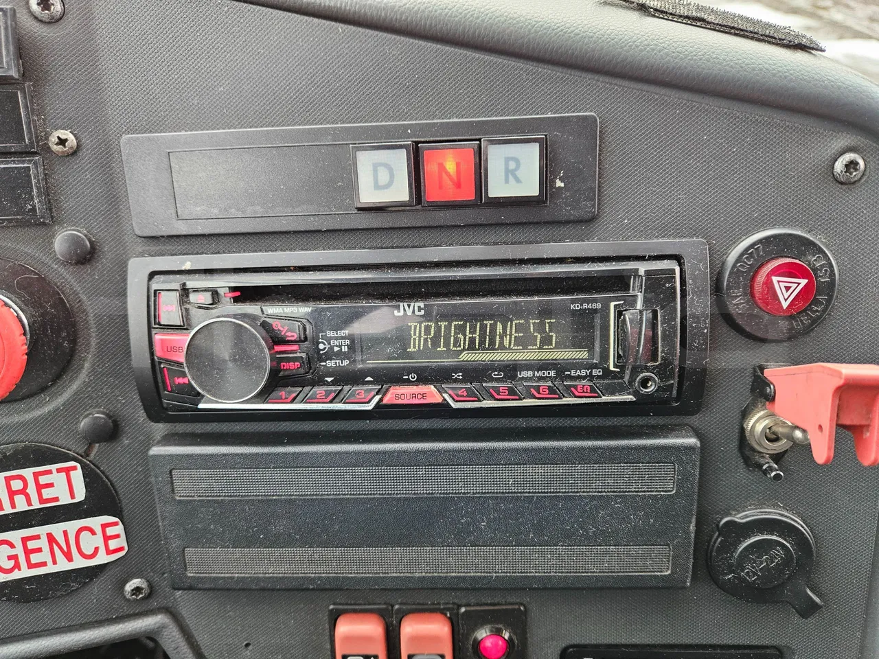 Setra S317UL UL - Euro3 - 220kW - 13.850mt - radio accessories photo