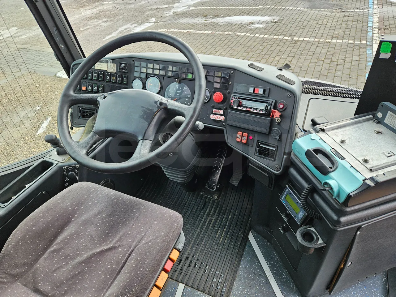 Setra S317UL UL - Euro3 - 220kW - 13.850mt - buttons panels on