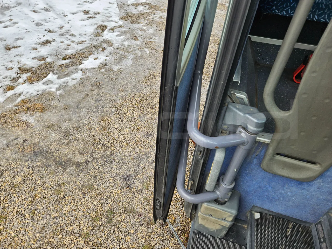 Setra S317UL UL - Euro3 - 220kW - 13.850mt - door mechanism photo