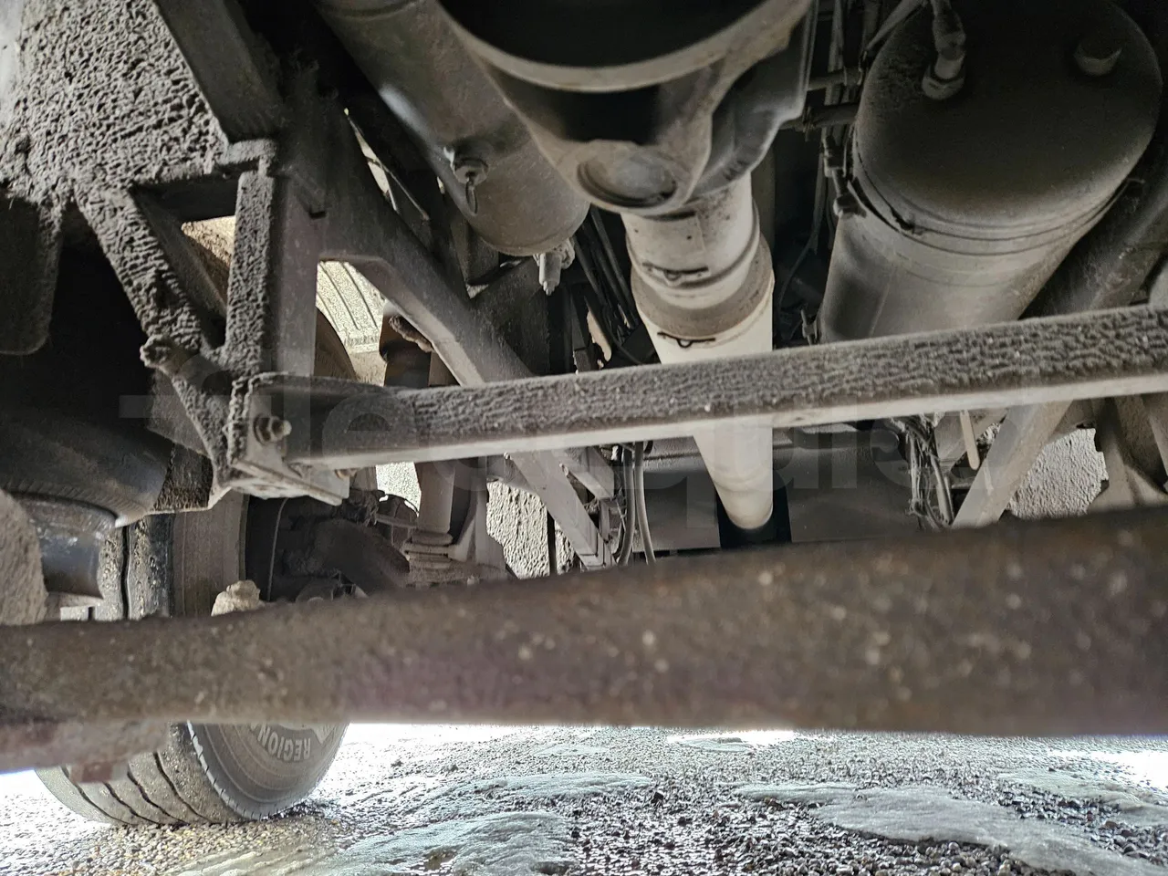 Setra S317UL UL - Euro3 - 220kW - 13.850mt - driveshaft photo