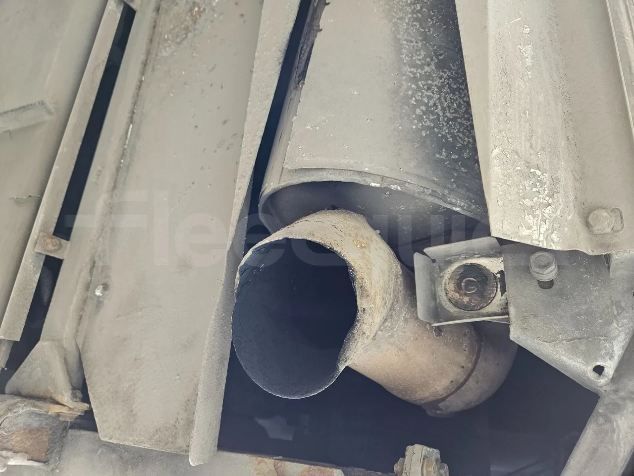 Setra S317UL UL - Euro3 - 220kW - 13.850mt - exhaust photo