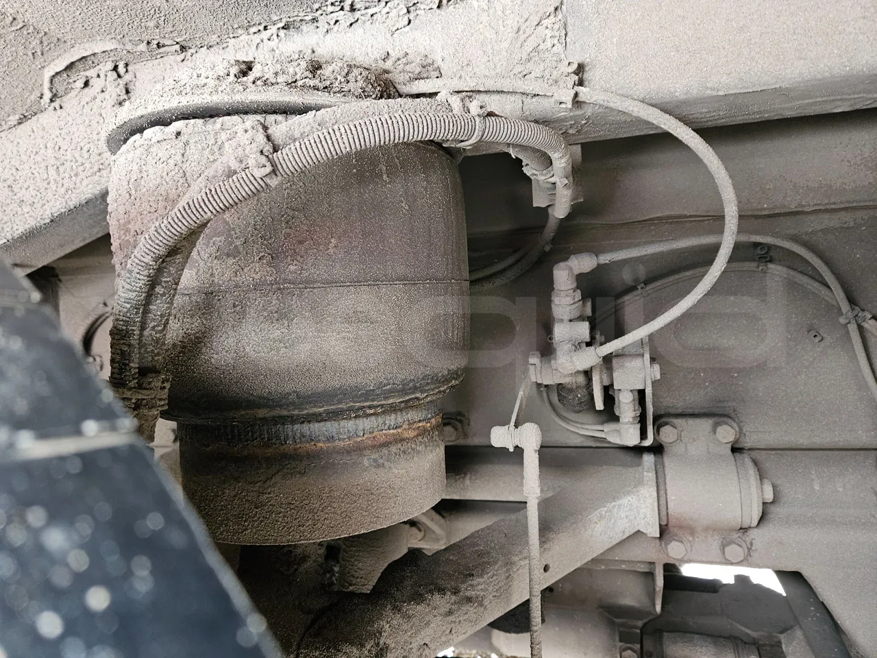 Setra S317UL UL - Euro3 - 220kW - 13.850mt - front air springs right