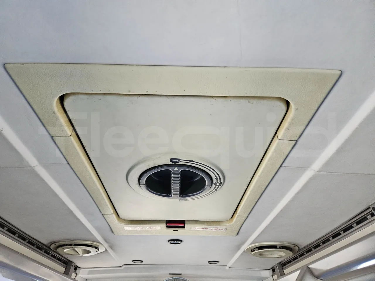 Setra S317UL UL - Euro3 - 220kW - 13.850mt - roof hatch 2