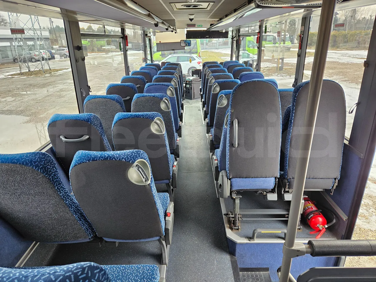 Setra S317UL UL - Euro3 - 220kW - 13.850mt - forward view middle aisle