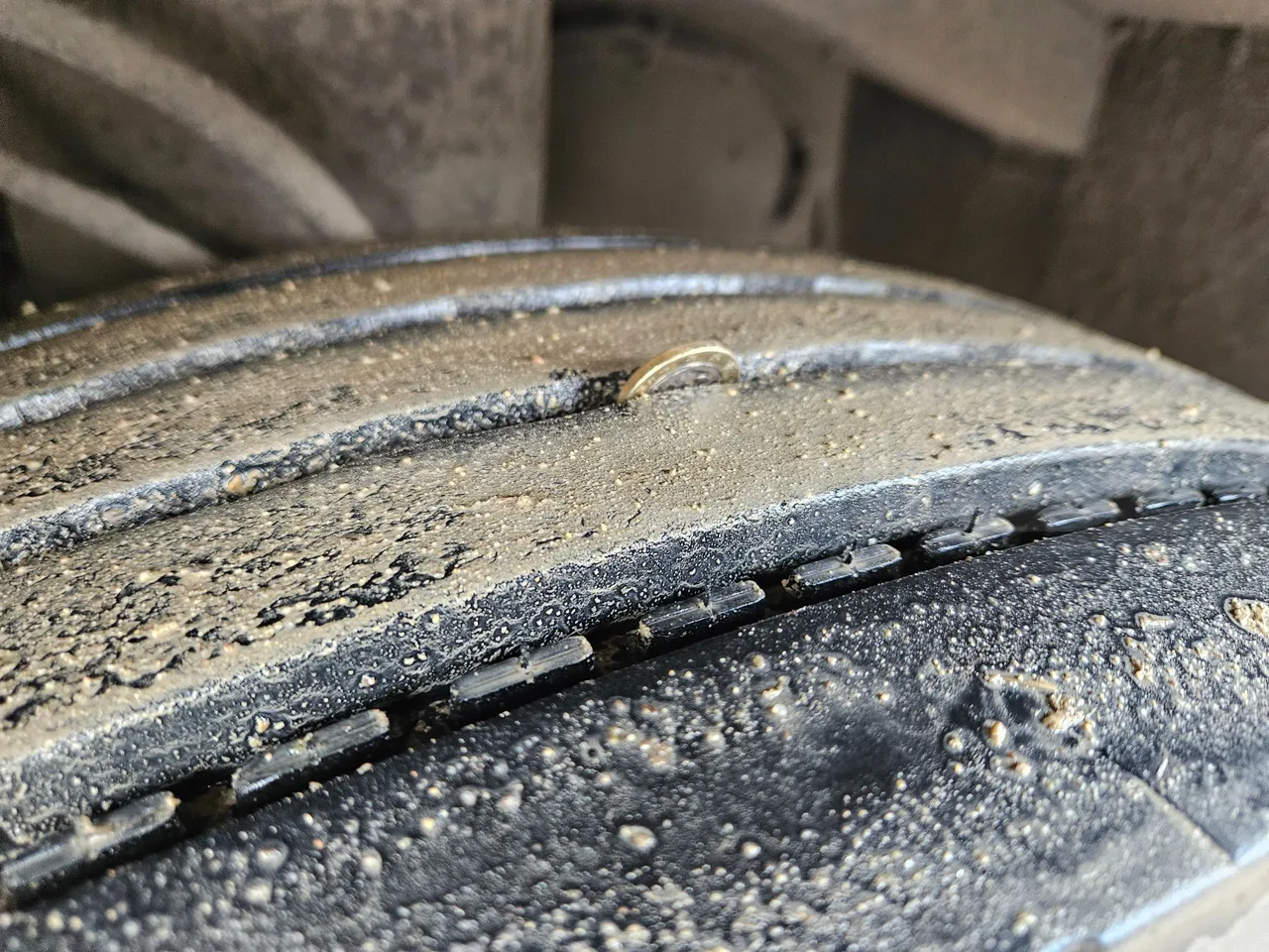 Setra S317UL UL - Euro3 - 220kW - 13.850mt - tread condition front tires left