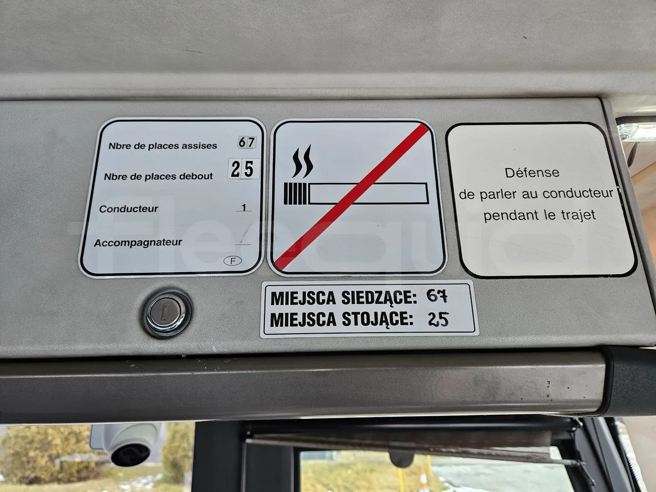Setra S317UL UL - Euro3 - 220kW - 13.850mt - seat plate photo
