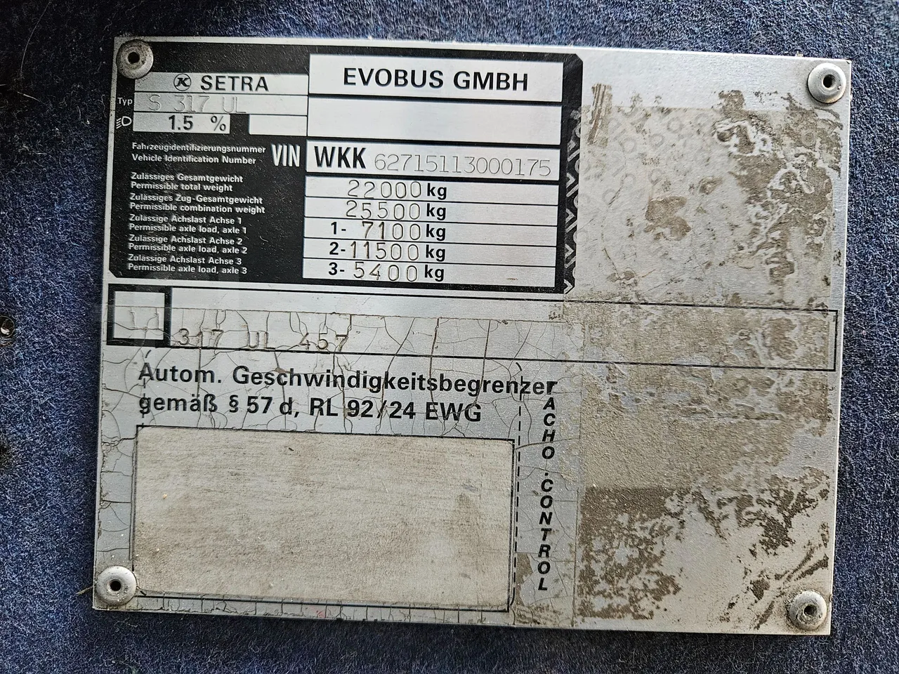 Setra S317UL UL - Euro3 - 220kW - 13.850mt - vehicle plate photo