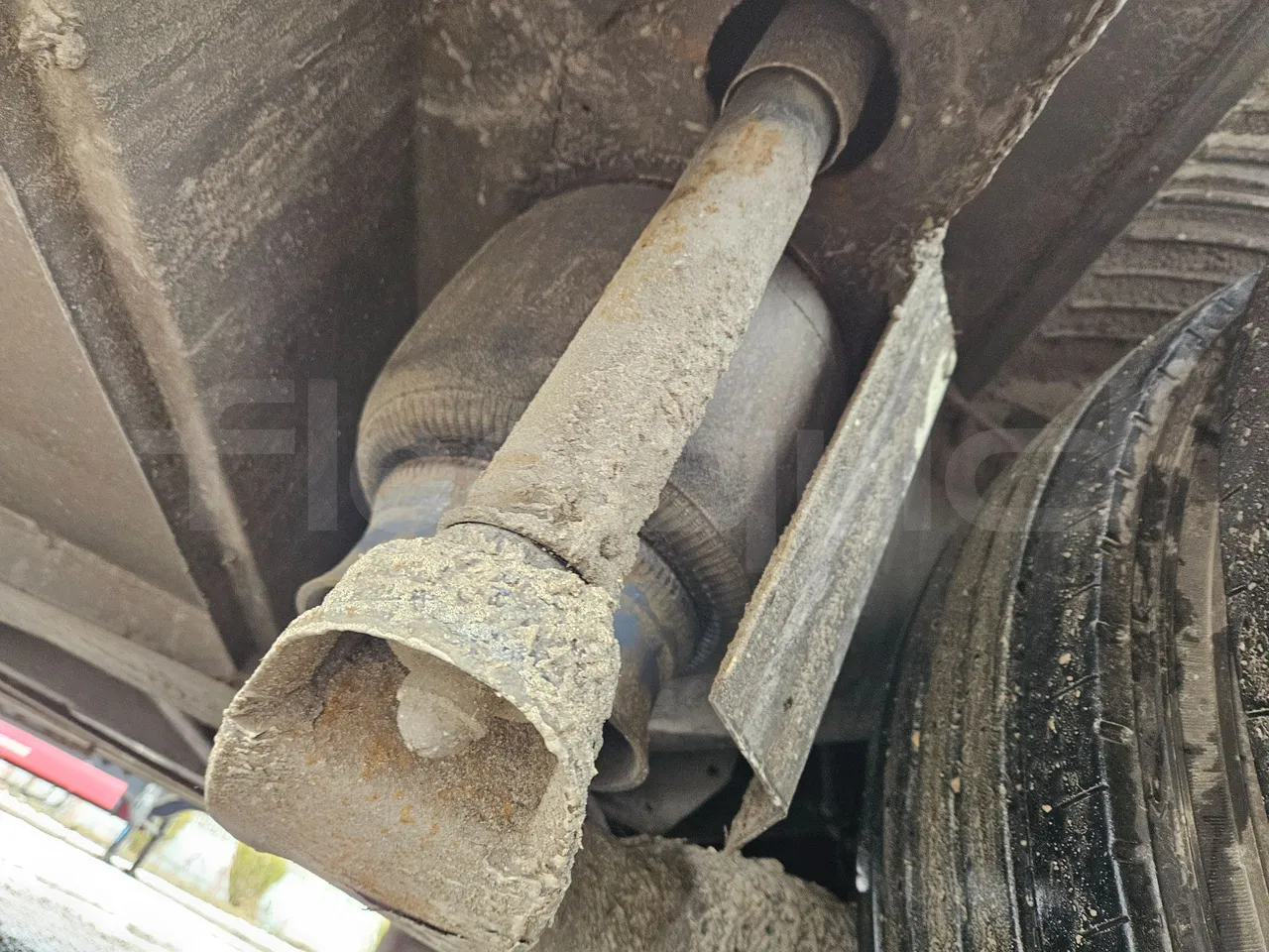 Setra S317UL UL - Euro3 - 220kW - 13.850mt - axle 2 shock absorbers 1 left