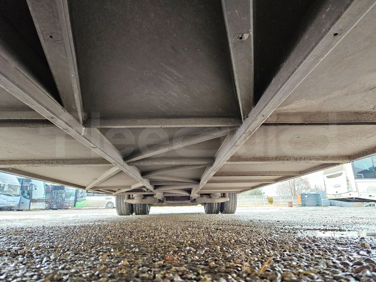 Setra S317UL UL - Euro3 - 220kW - 13.850mt - central undercarriage photo