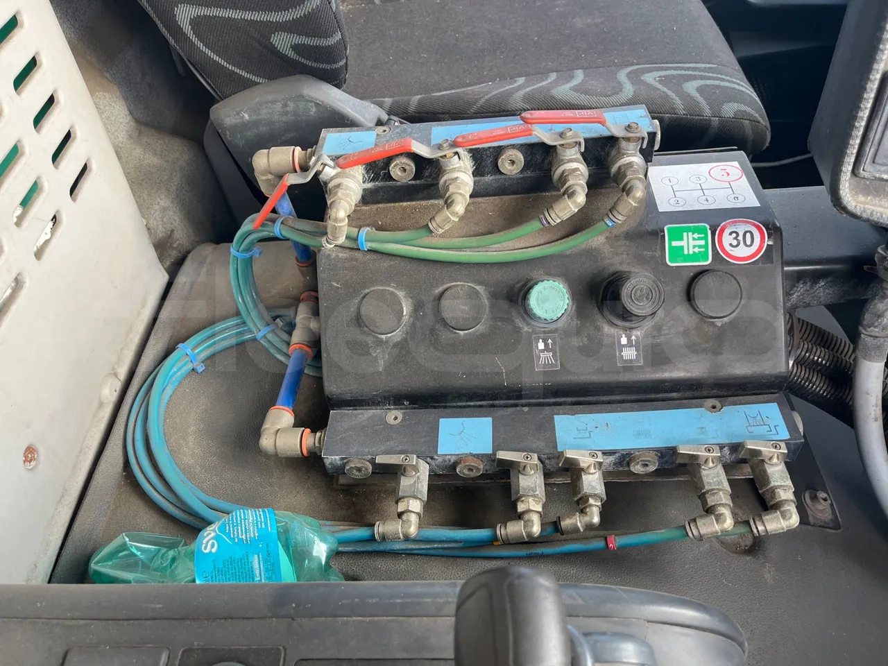 Iveco Faun Viatek 160/150 E4 SK600 - Euro5- 160kW - 6.917mt - command unit indicators