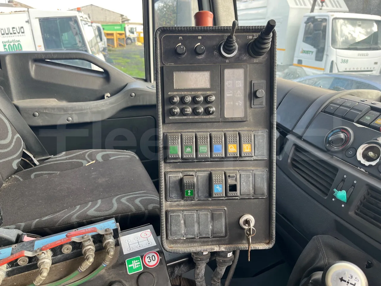 Iveco Faun Viatek 160/150 E4 SK600 - Euro5- 160kW - 6.917mt - radio accessories photo