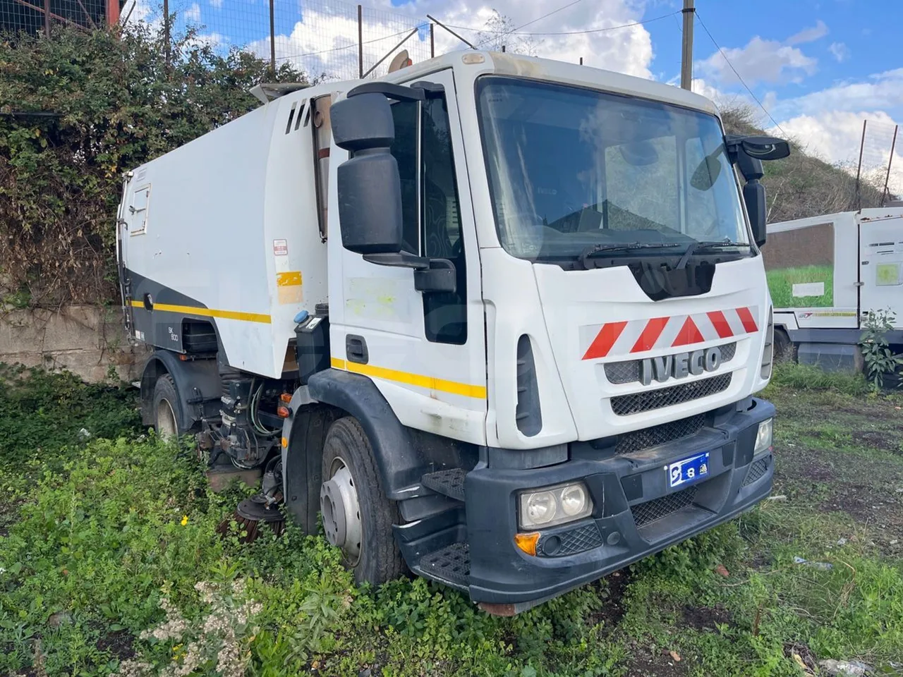 Iveco Faun Viatek 160/150 E4 SK600 - Euro5- 160kW - 6.917mt - Base cover photo