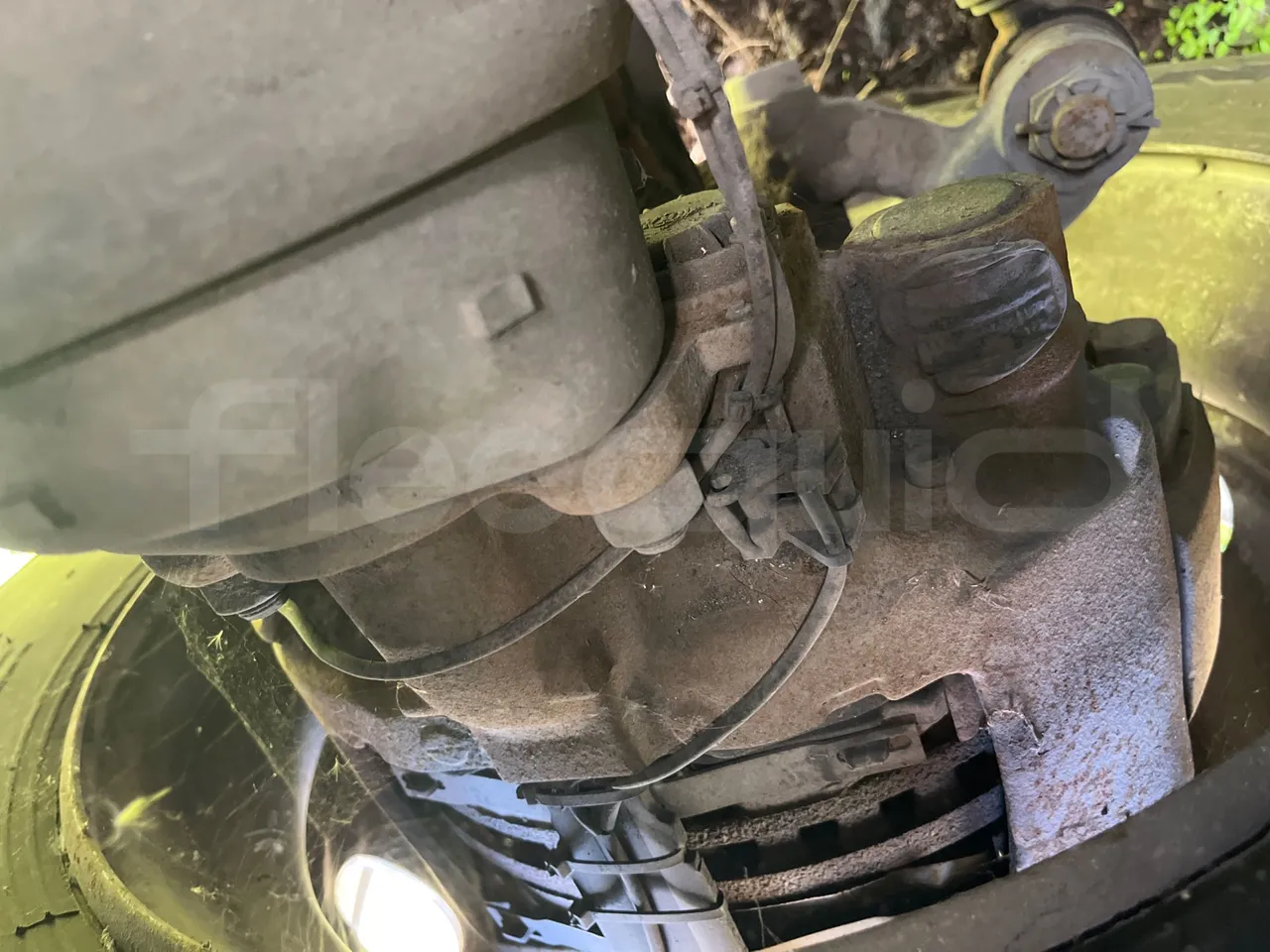 Iveco Faun Viatek 160/150 E4 SK600 - Euro5- 160kW - 6.917mt - front brake calipers left