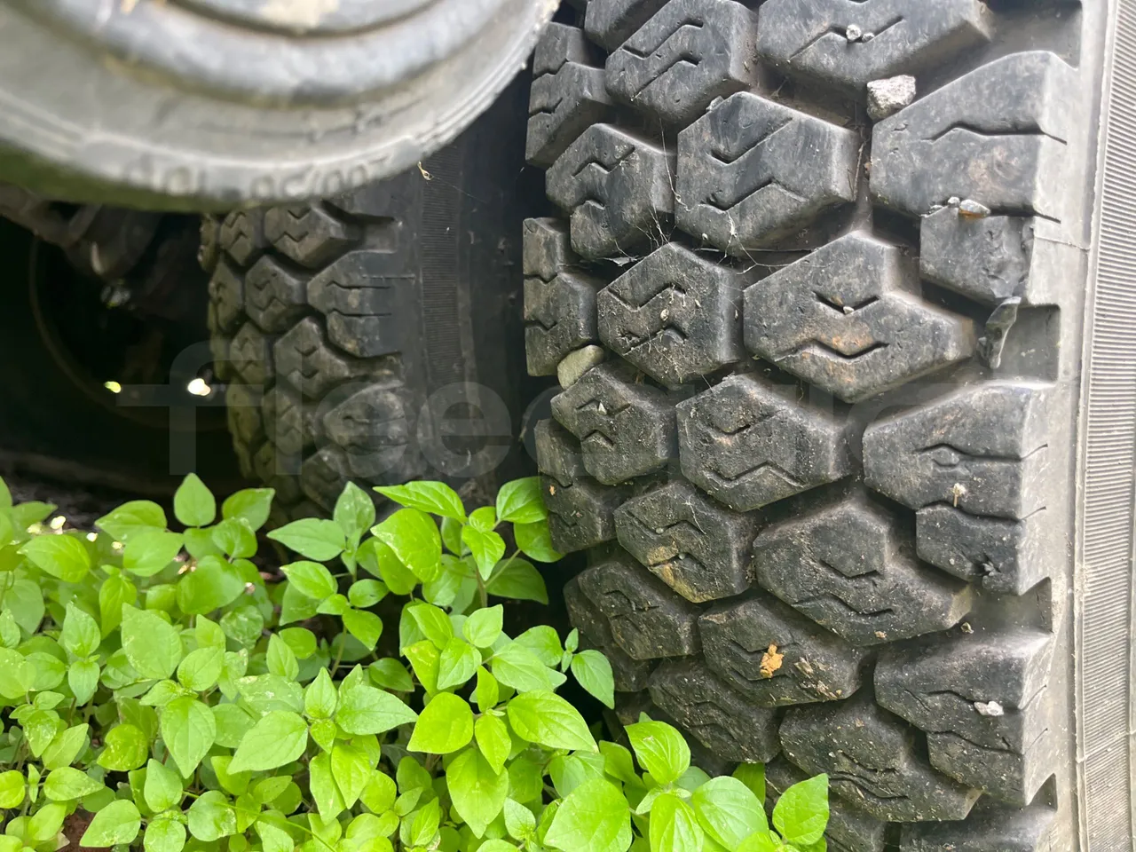 Iveco Faun Viatek 160/150 E4 SK600 - Euro5- 160kW - 6.917mt - tread condition front tires left