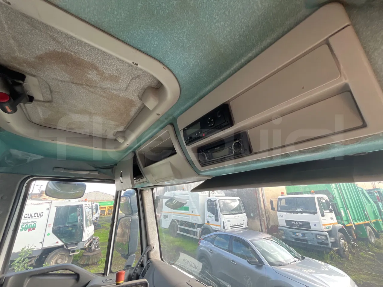 Iveco Faun Viatek 160/150 E4 SK600 - Euro5- 160kW - 6.917mt - overhead compartments photo