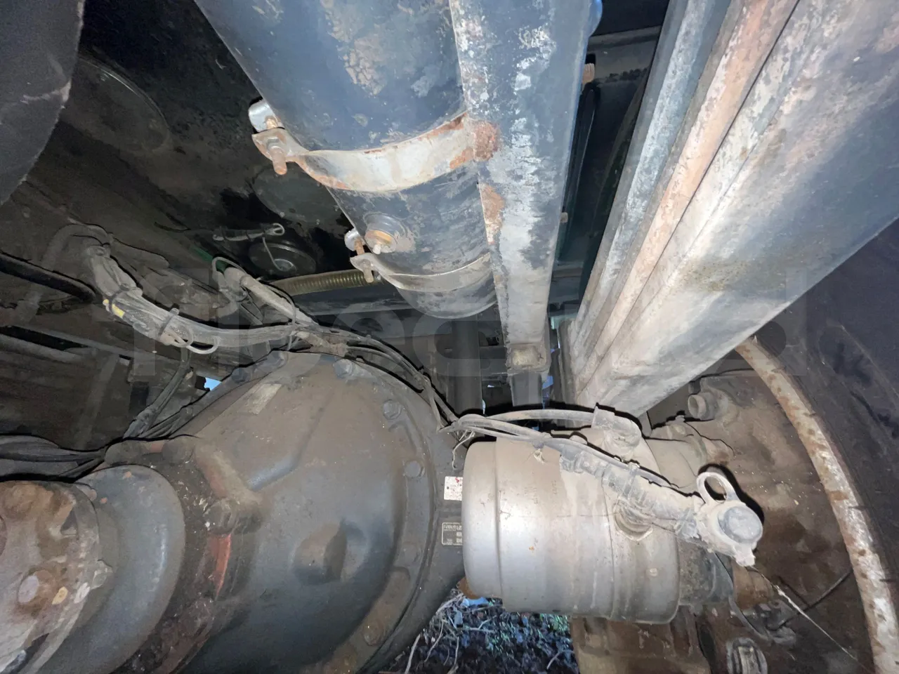 Iveco Faun Viatek 160/150 E4 SK600 - Euro5- 160kW - 6.917mt - axle 2 shock absorbers 2 left