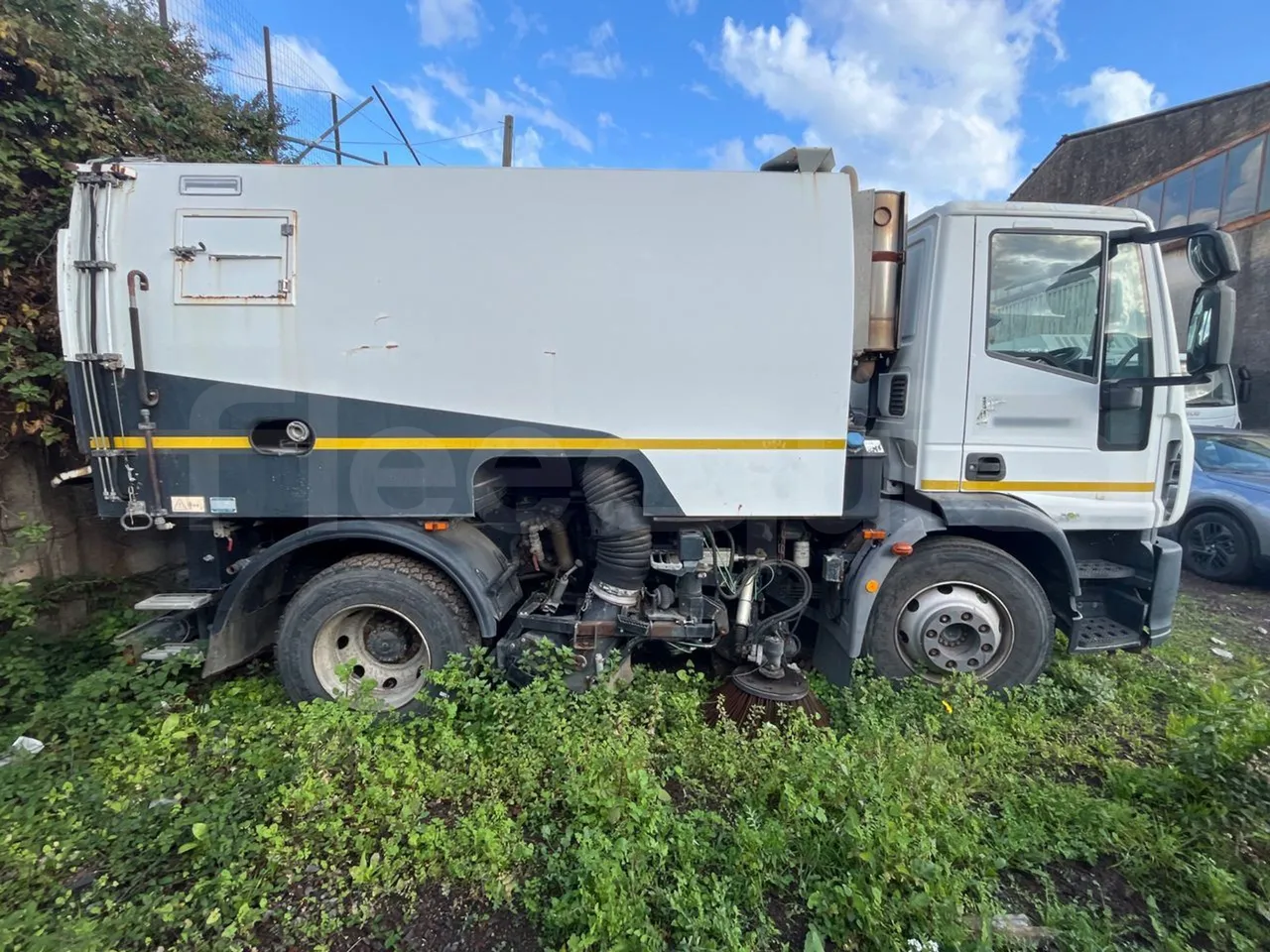 Iveco Faun Viatek 160/150 E4 SK600 - Euro5- 160kW - 6.917mt - right side doors closed