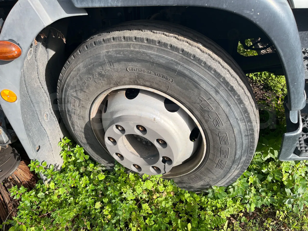 Iveco Faun Viatek 160/150 E4 SK600 - Euro5- 160kW - 6.917mt - front left tire measurements