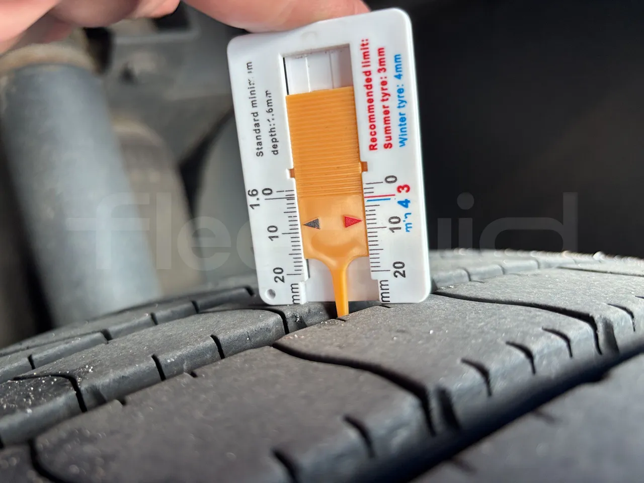 Setra S516 - First Axle Left Side: Tyre Thickness