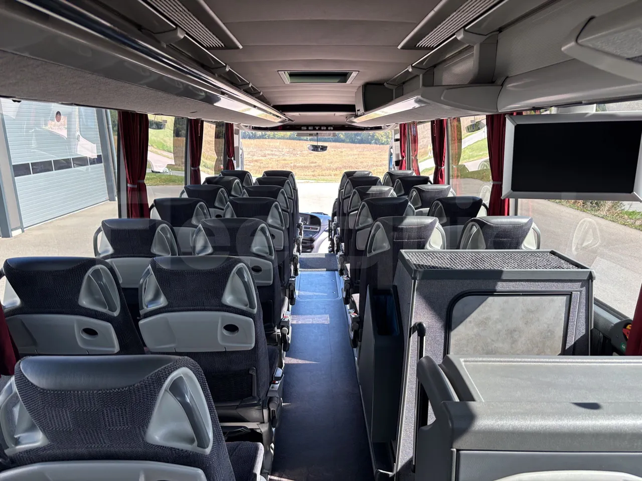 Setra S516 - Forward Seats From Middle Position