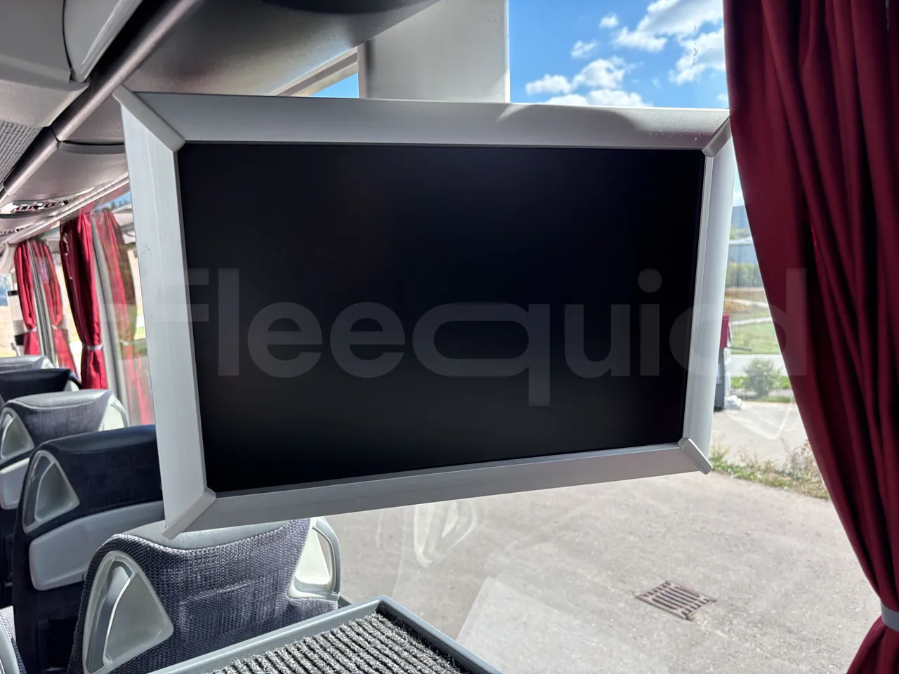 Setra S516 - Monitor