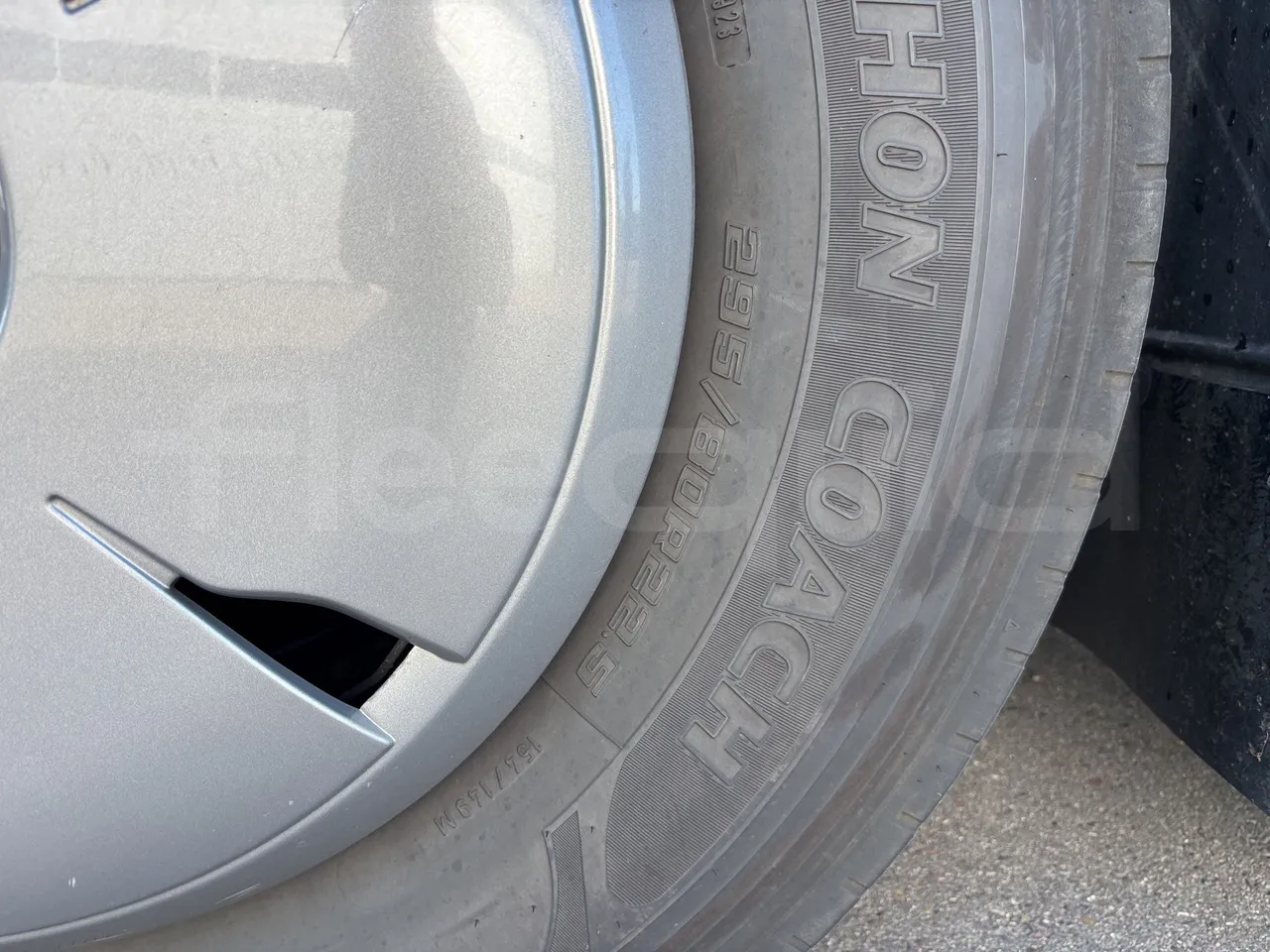 Setra S516 - Second Axle Left Side: Complete Wheel