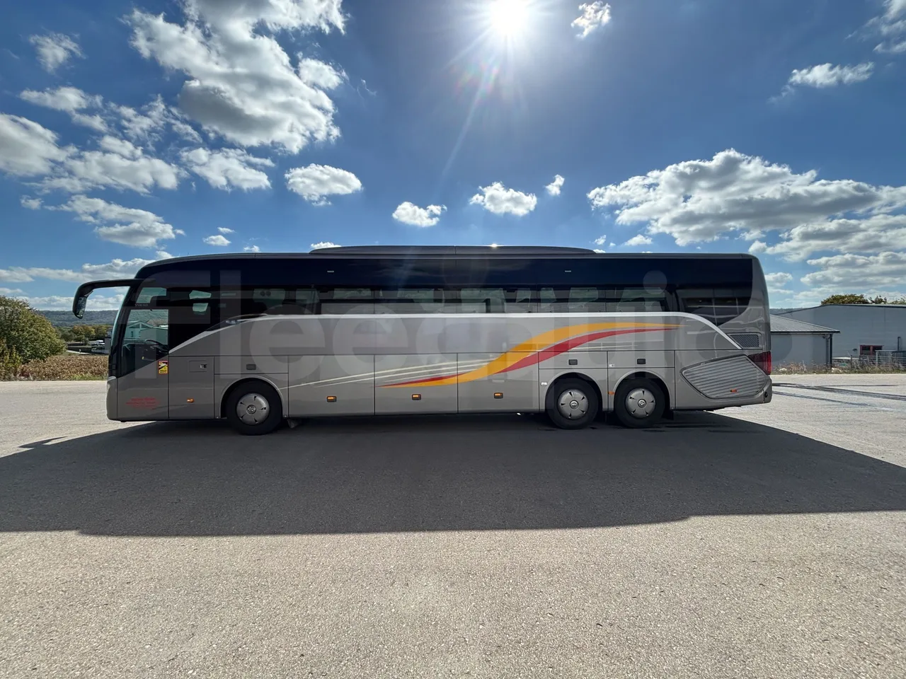 Setra S516 - Left Side