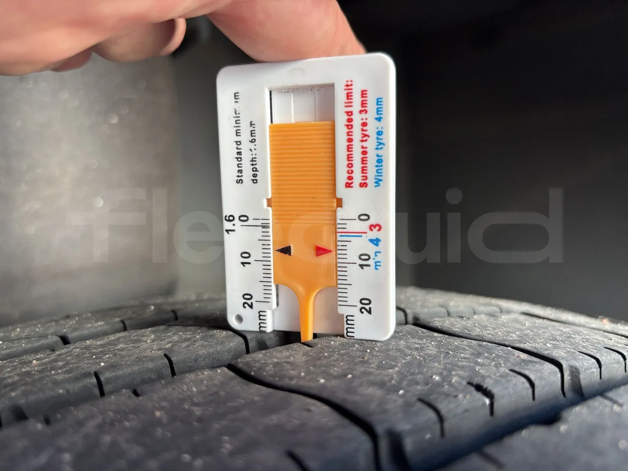 Setra S516 - Third Axle Left Side: Tyre Size