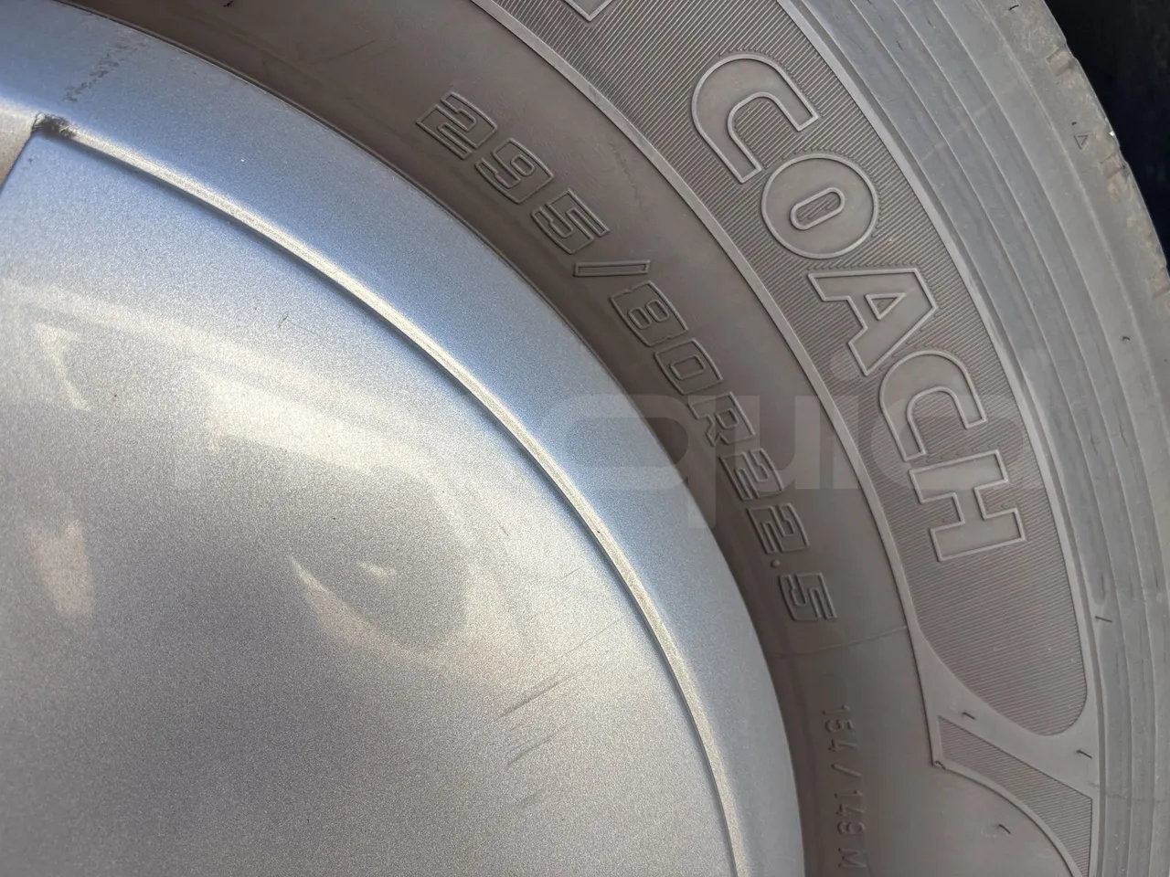 Setra S516 - First Axle Left Side: Tyre Size
