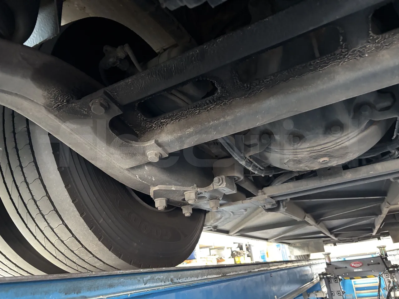 Setra S516 - Second Axle Left Side