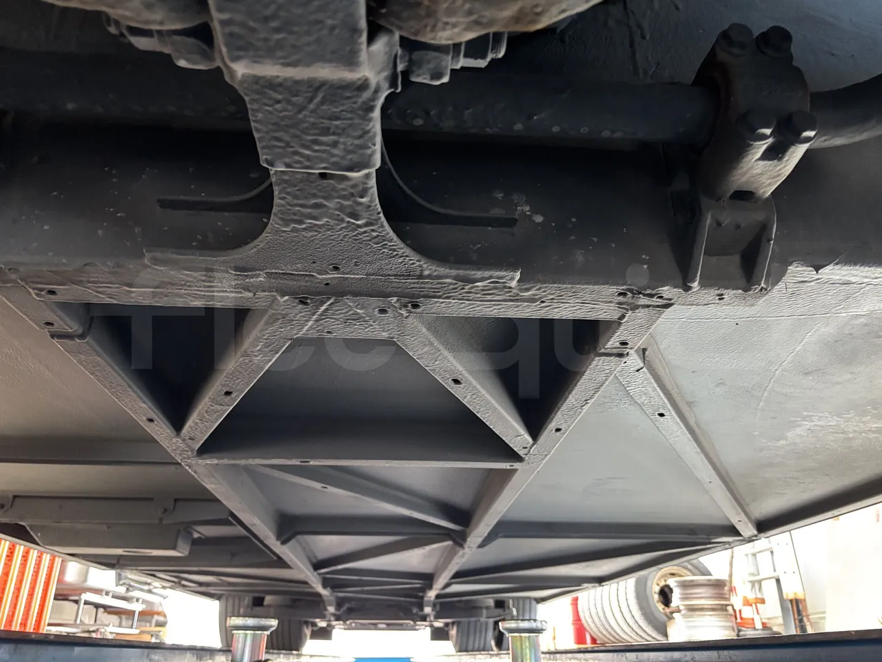 Setra S516 - Central Undercarriage