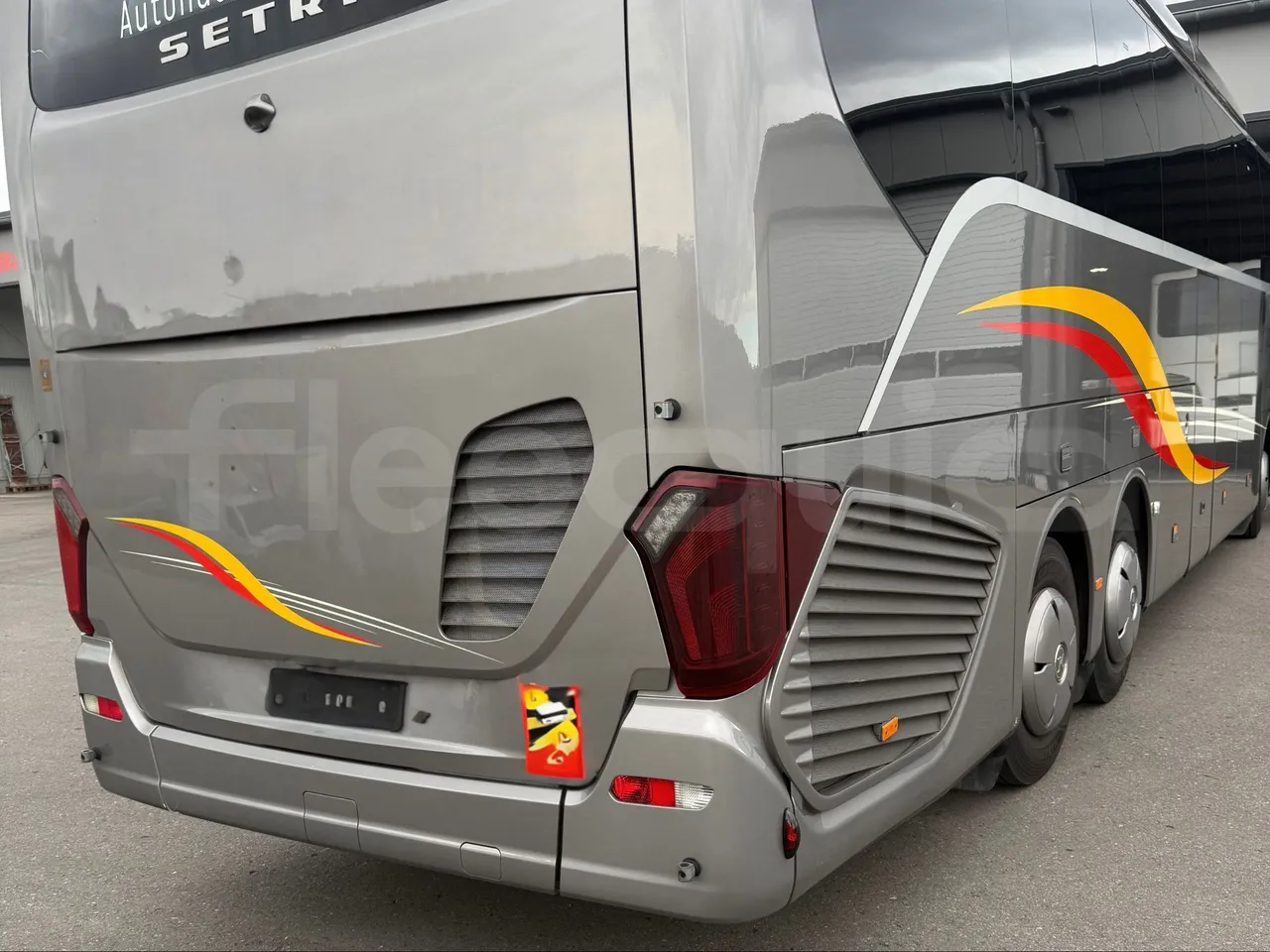 Setra S516 - Windscreen From Left Side