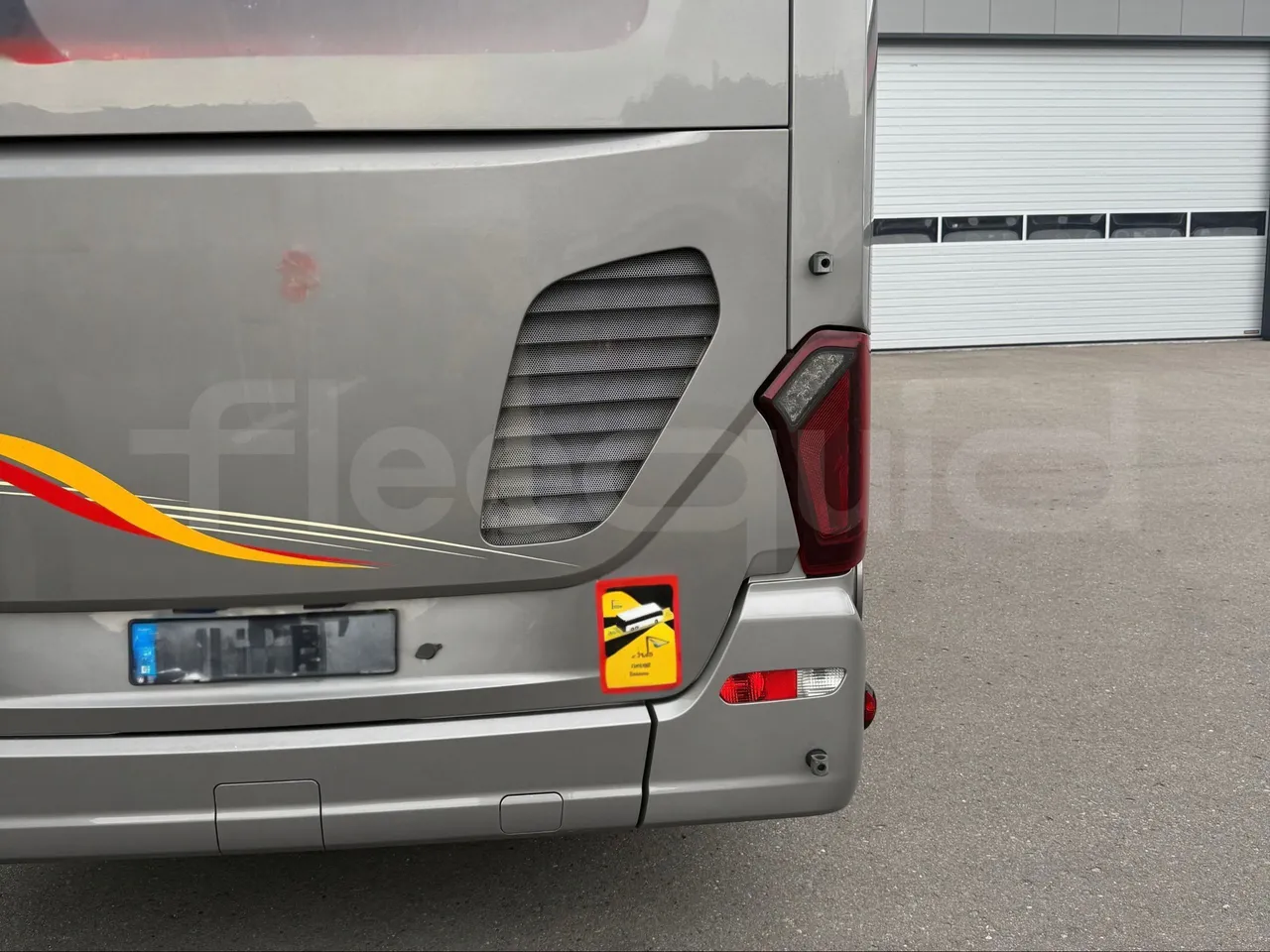 Setra S516 - Windscreen From Right Side
