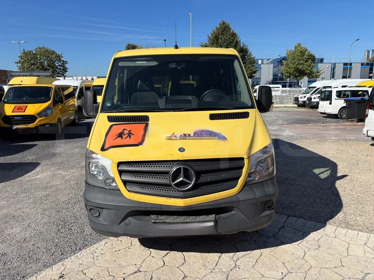 Mercedes-Benz Sprinter - Front