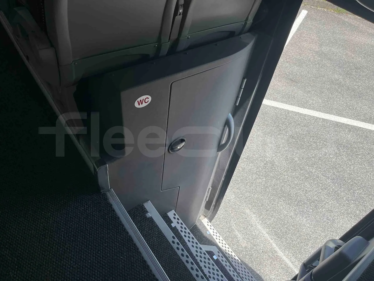 Irizar Daf - toilette accessories photo