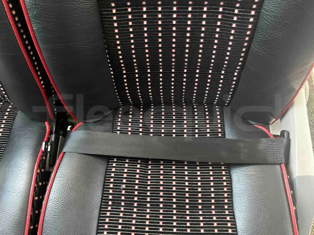 Irizar Daf - central seat safety belt