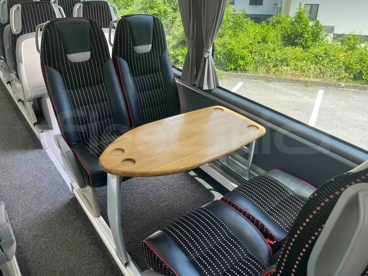 Irizar Daf - floor hatches photo