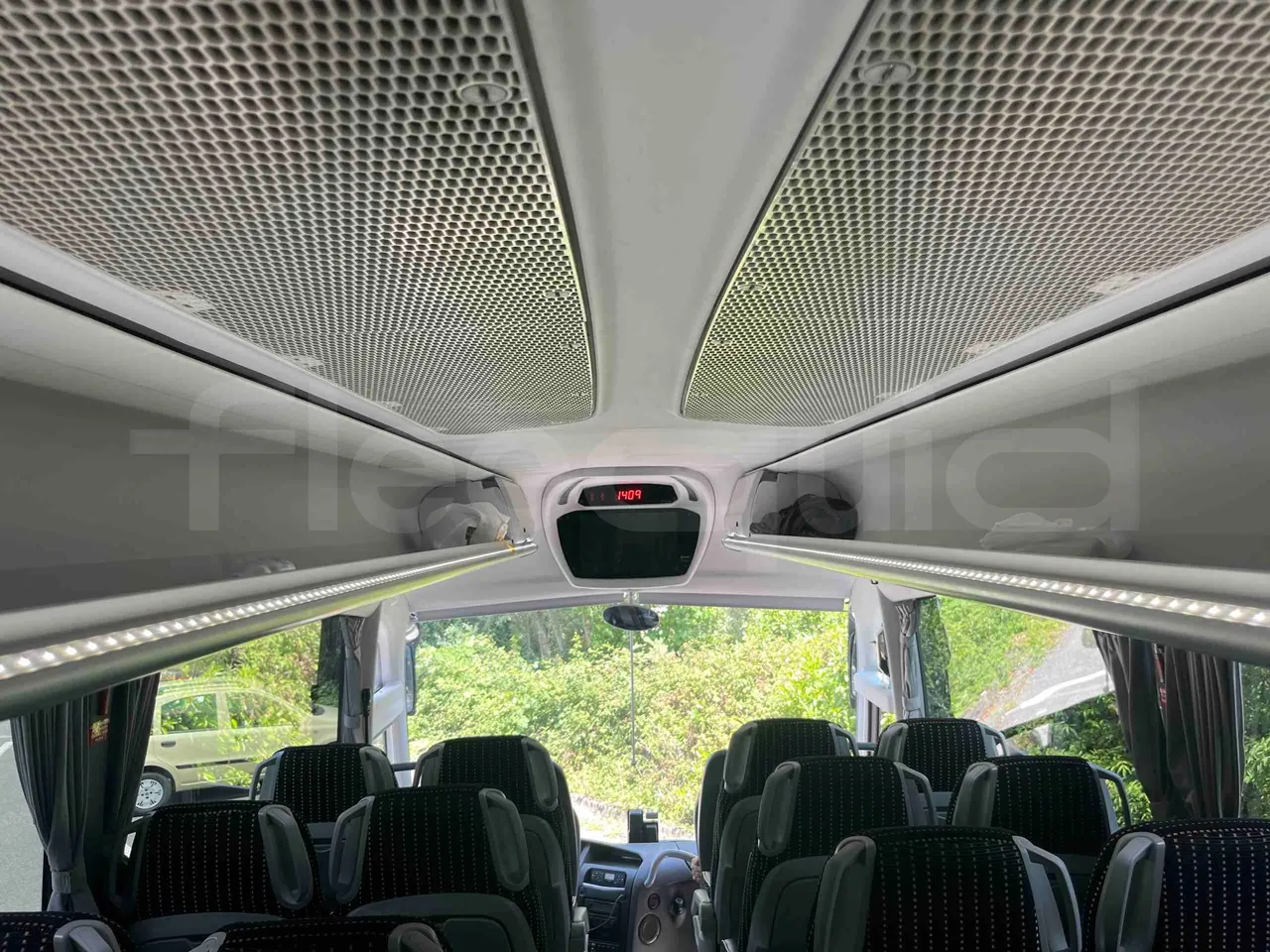 Irizar Daf - roof hatch 3