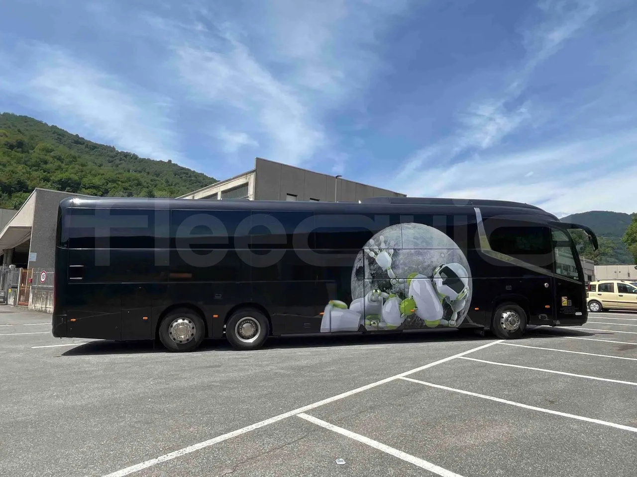 Irizar Daf - right side doors closed