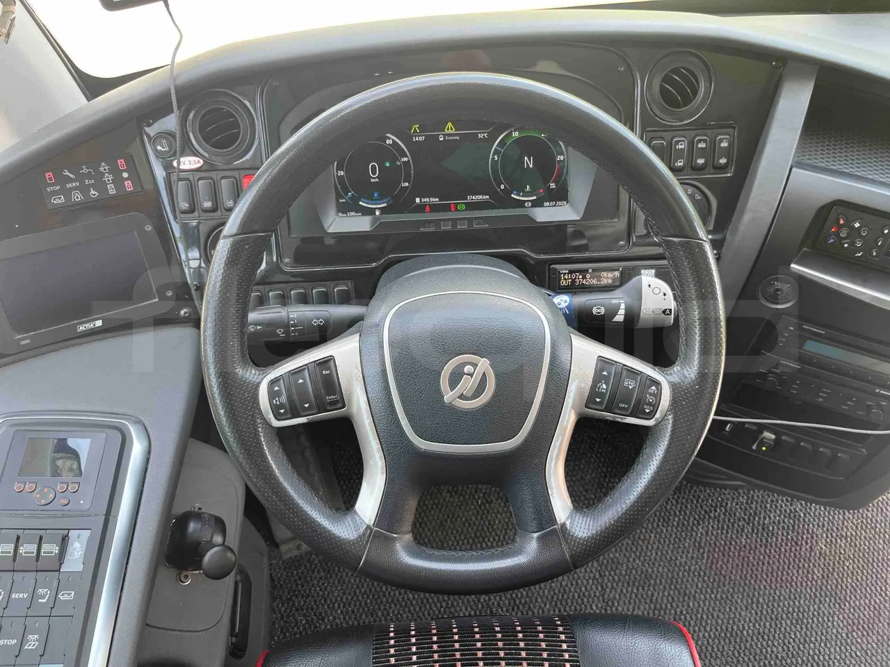Irizar Daf - steering wheel photo