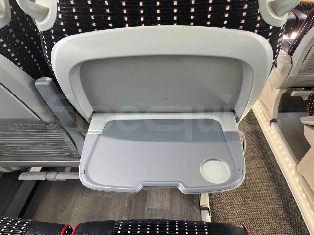 Irizar Daf - table detail photo